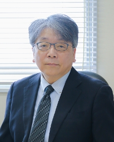 前田 長正教授の写真