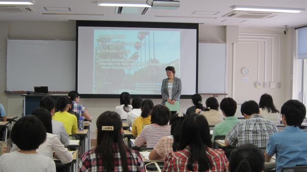 12101110月新入学留学生対象オリ01