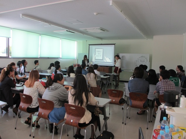140521留学生と学長を囲む会1.jpg