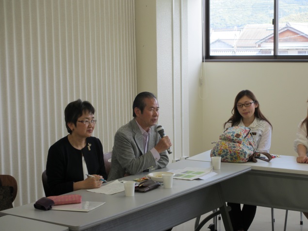 140521留学生と学長を囲む会2.jpg