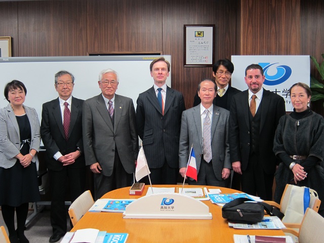 フランス総領事館・総領事03