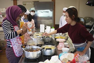 特別支援学校主催“留学生との交流会” 特別支援学校主催“留学生との交流会”