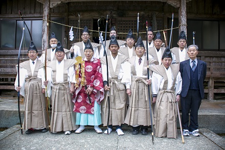 大豊町庵谷地区星神社正月神事「百手」に参加 大豊町庵谷地区星神社正月神事「百手」に参加