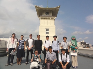 県立高校で本学留学生が授業