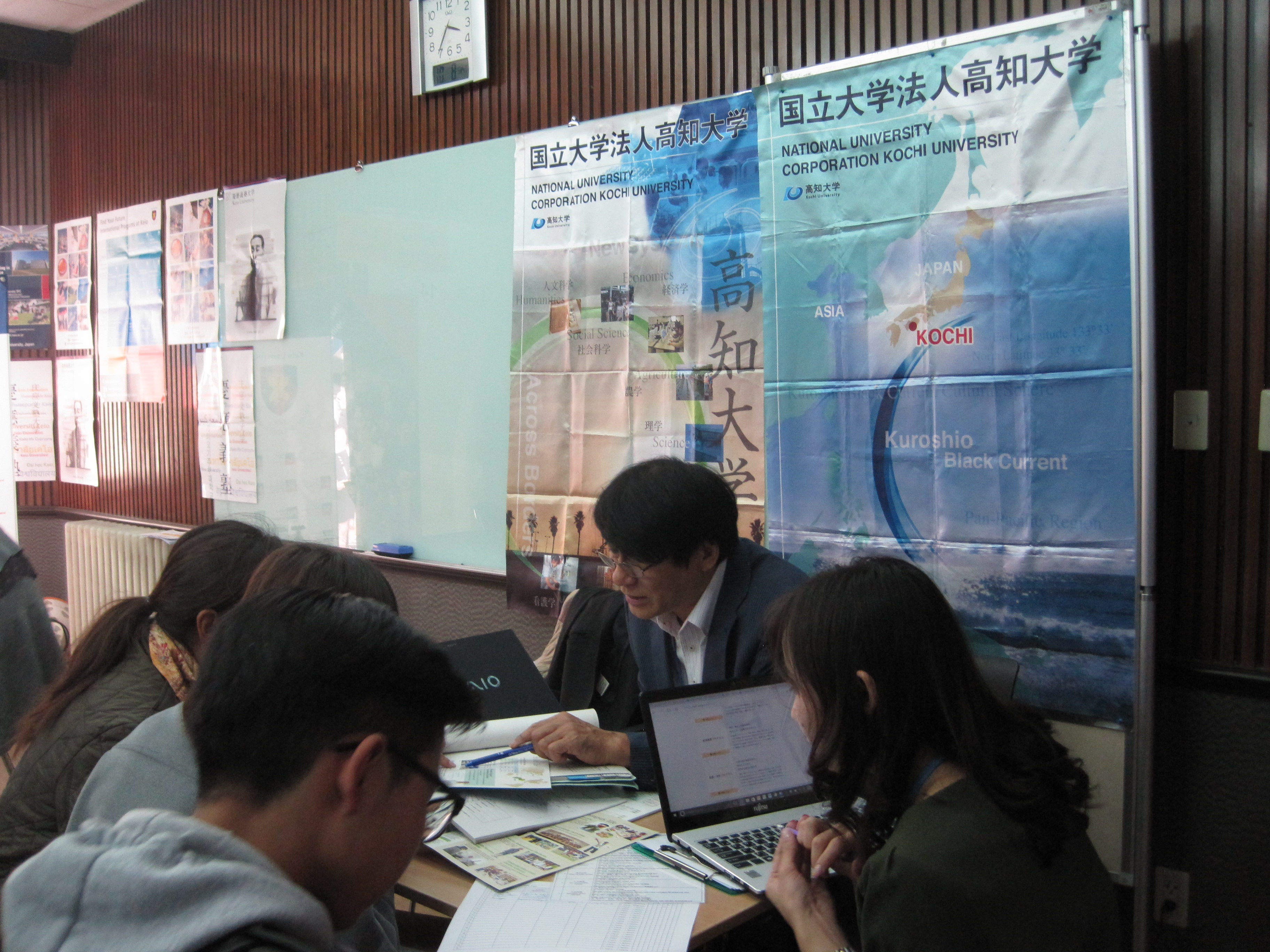 高知大学ブースでの個別相談