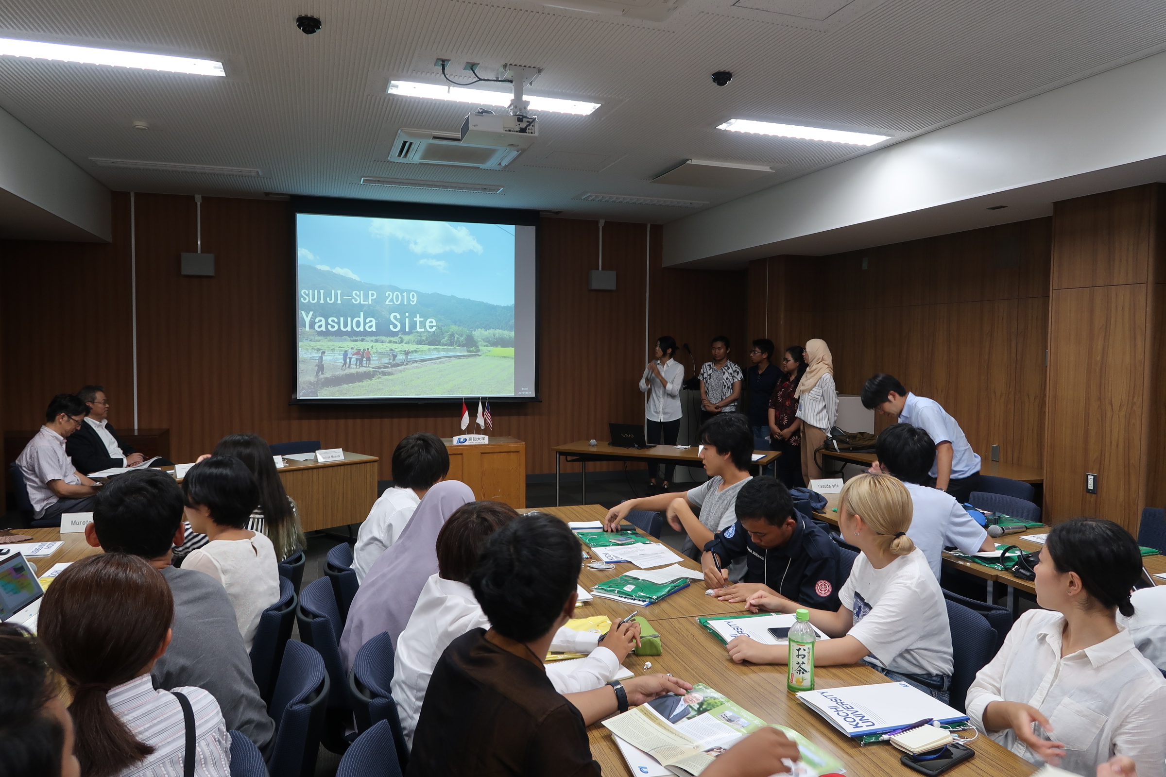 学生による各サイトでの活動報告