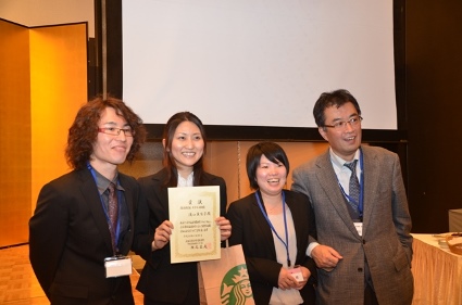 優秀研修医センター長特別賞　濱口真有子先生（左から二人目）