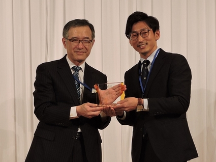 ベスト研修医賞 北代亮太郎先生(右側)