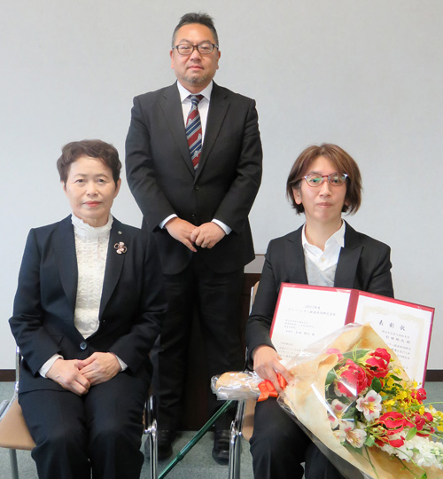 杉田 郁代 准教授 受賞の様子