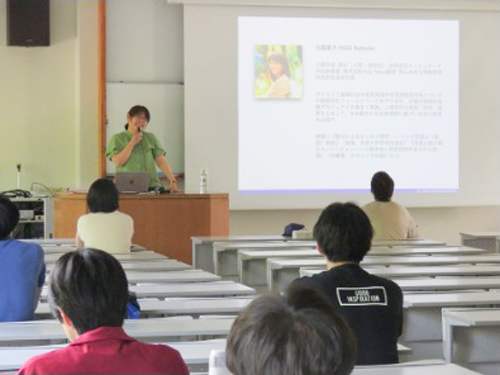 比嘉夏子氏　講演の様子1