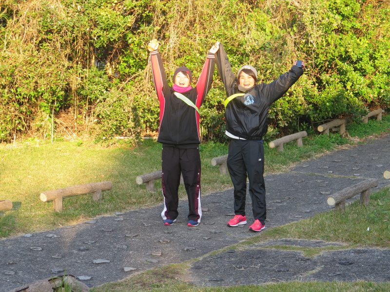 高知市内を歩く様子