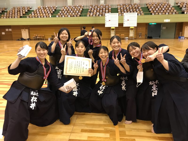 新緑のトンネル