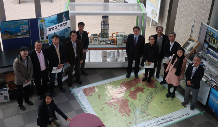 海洋コア総合研究センター視察2